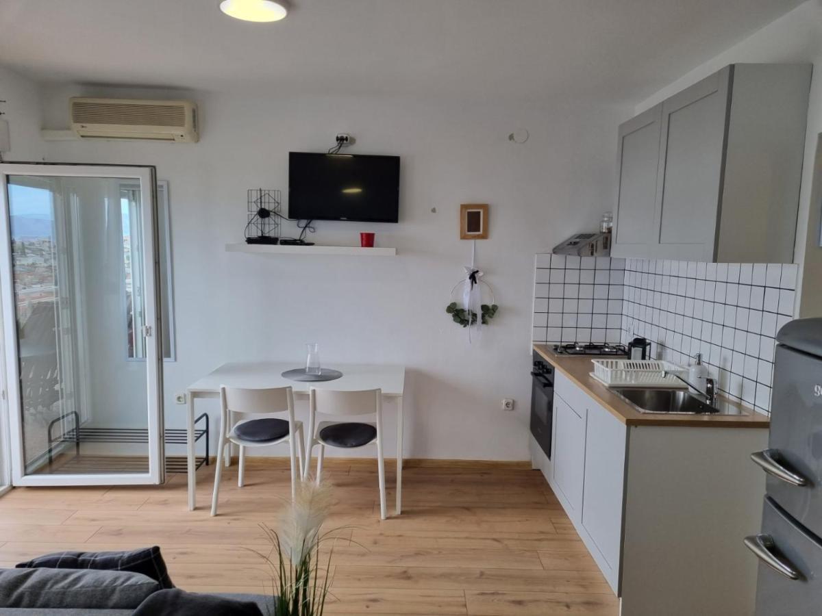 Apartmani Mali Selce Bagian luar foto