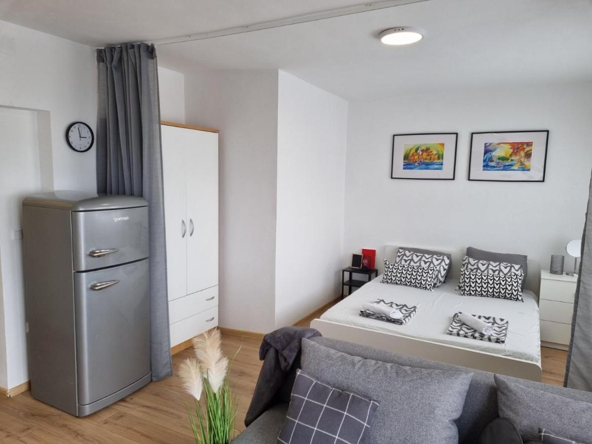 Apartmani Mali Selce Bagian luar foto