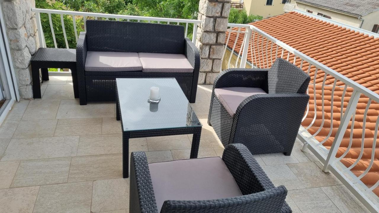 Apartmani Mali Selce Bagian luar foto
