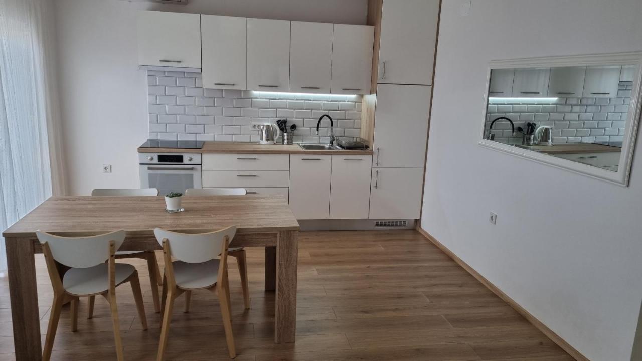 Apartmani Mali Selce Bagian luar foto