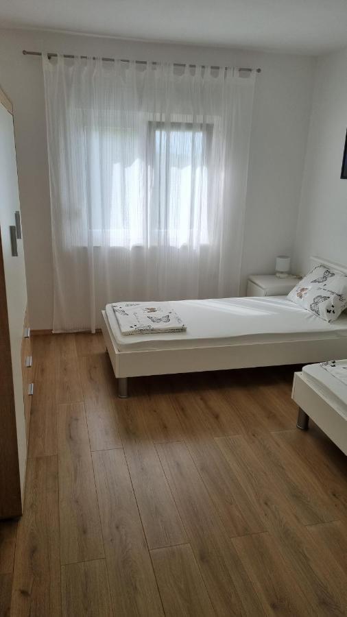 Apartmani Mali Selce Bagian luar foto