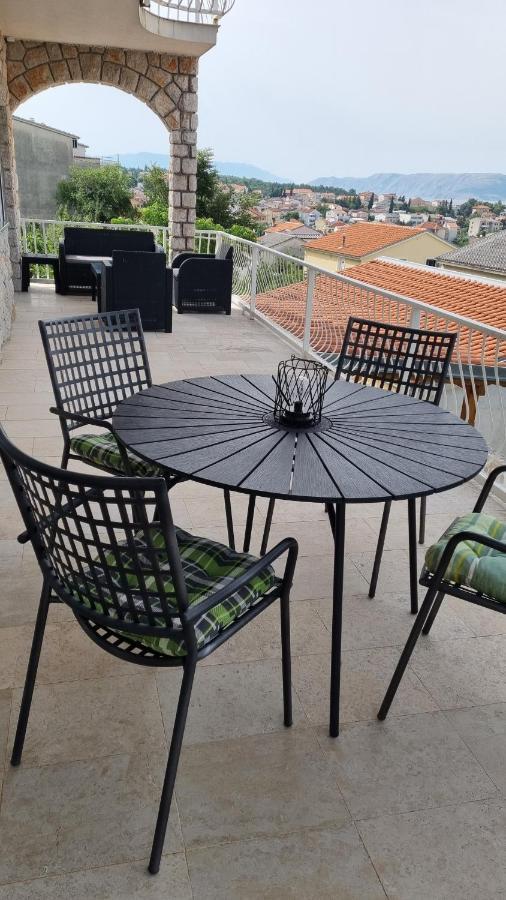 Apartmani Mali Selce Bagian luar foto