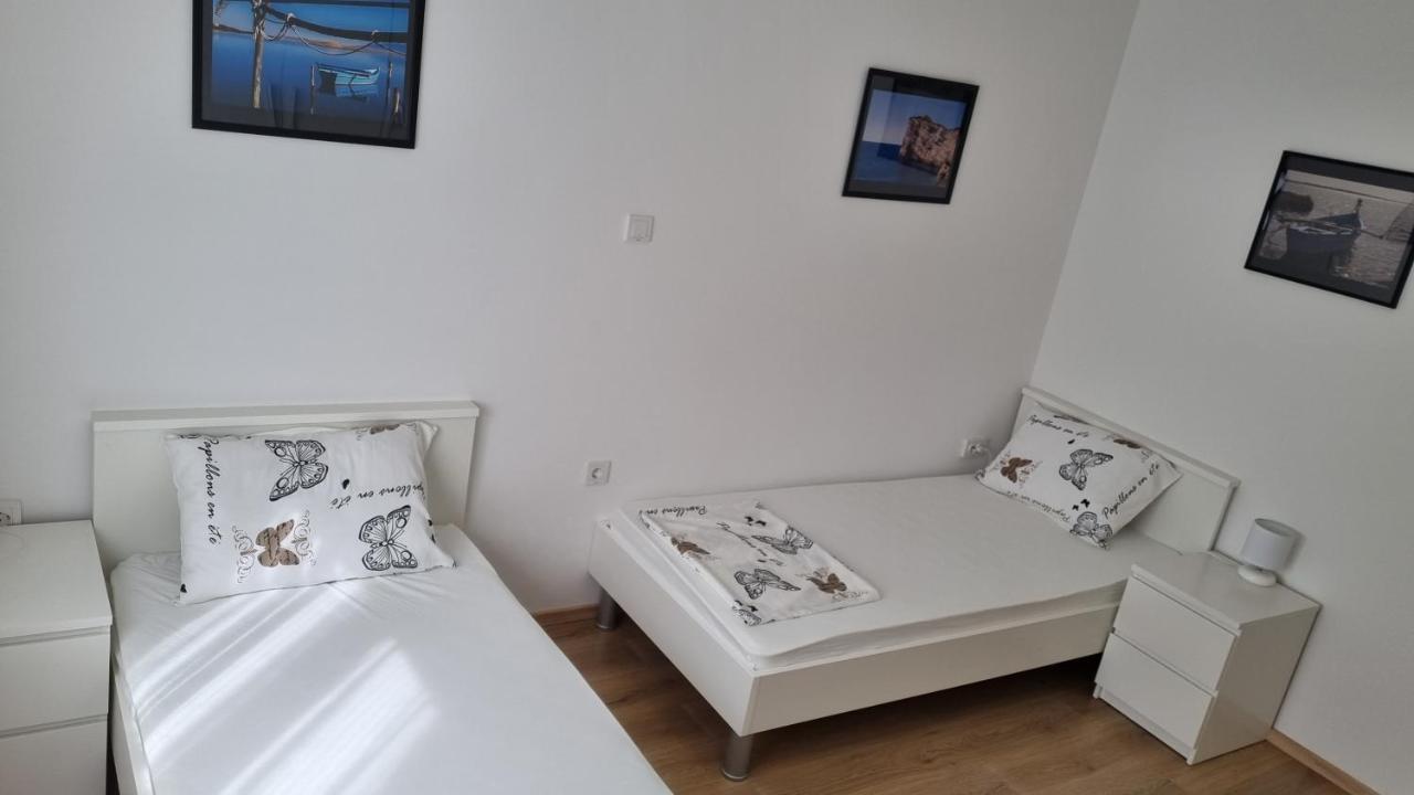 Apartmani Mali Selce Bagian luar foto